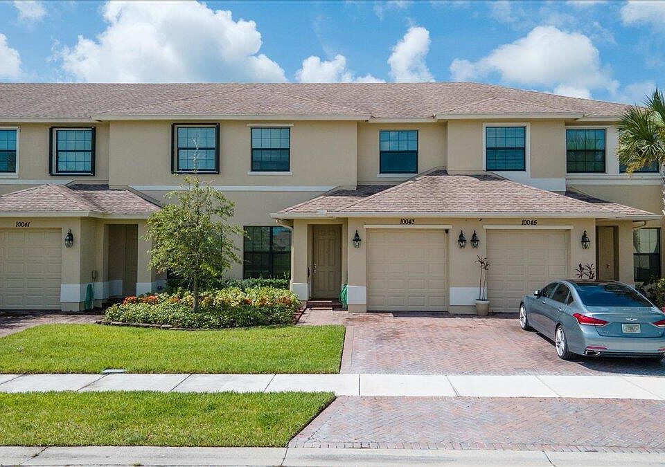 1st image of 10043 W Villa Circle