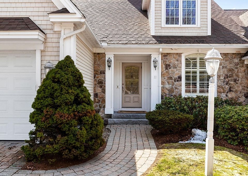 1st image of 11 Swan Ln