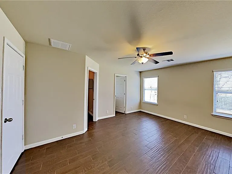 200 Adriana Ln — Photo 11