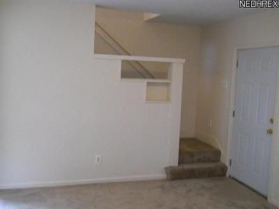 5th image of 87 Mitchell St