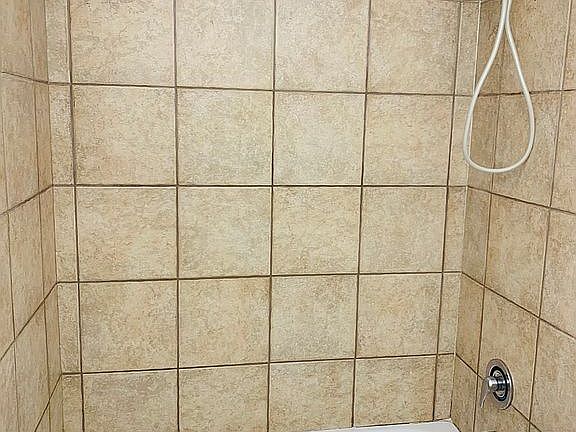 4th image of 6020 Oakwood Dr APT 5A