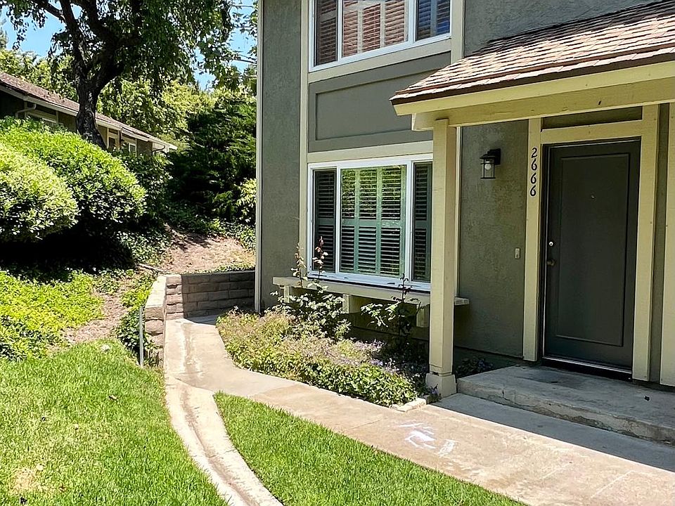 1st image of 2666 La Paloma Cir
