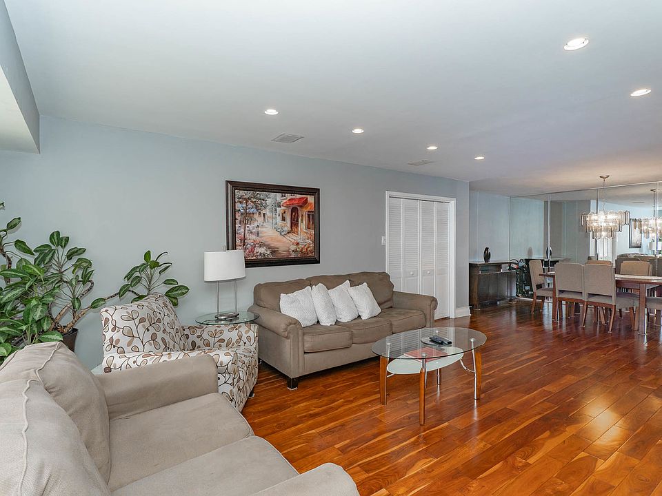 3801 Appian Way APT 210, Glenview, IL 60025 Zillow