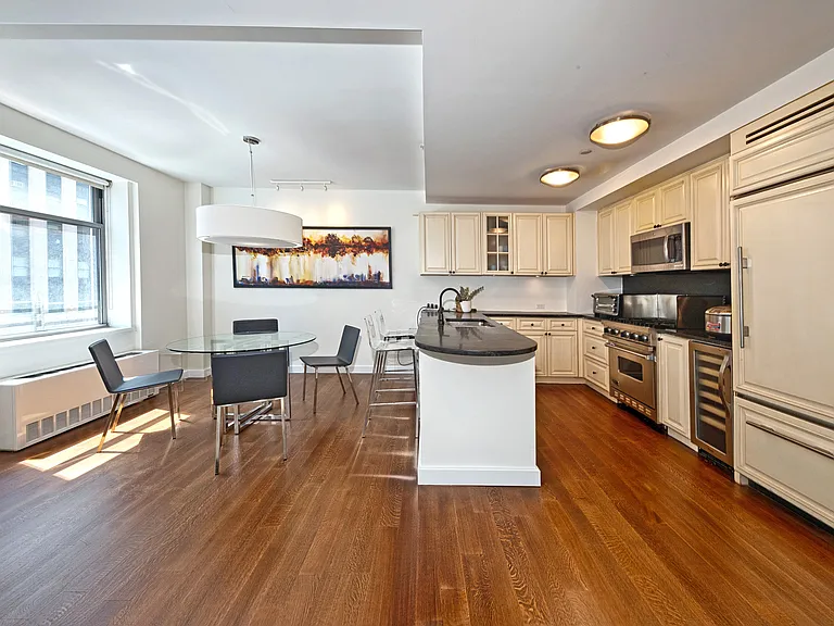 100 W 58th St #5B — Photo 4