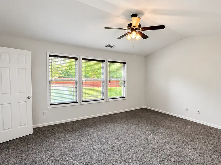 4922 Sherwood Way — Photo 4