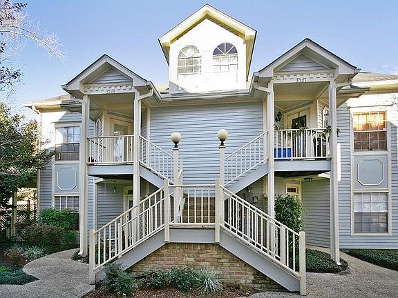 Exterior, gated community