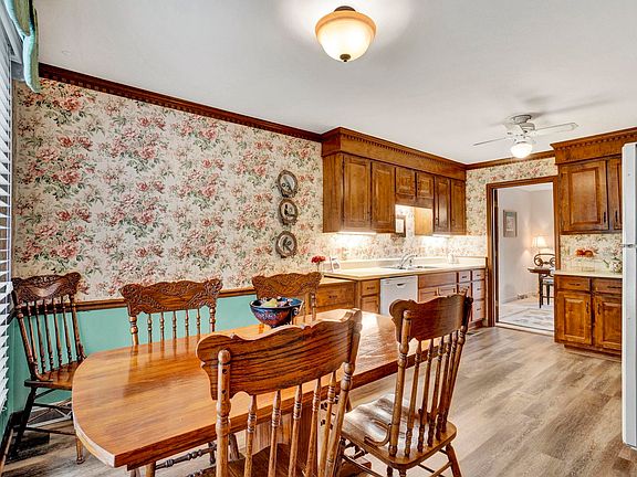 5th image of 8 Graystone Way