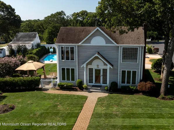 122 Riverside Drive N, Brick, NJ 08724