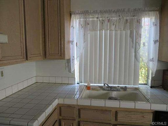 5th image of 27703 Genevieve Dr