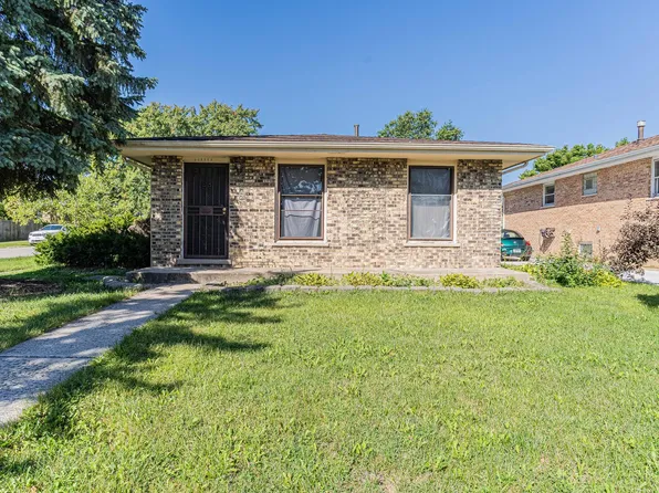 18008 Edwards Ave, Country Club Hills, IL 60478
