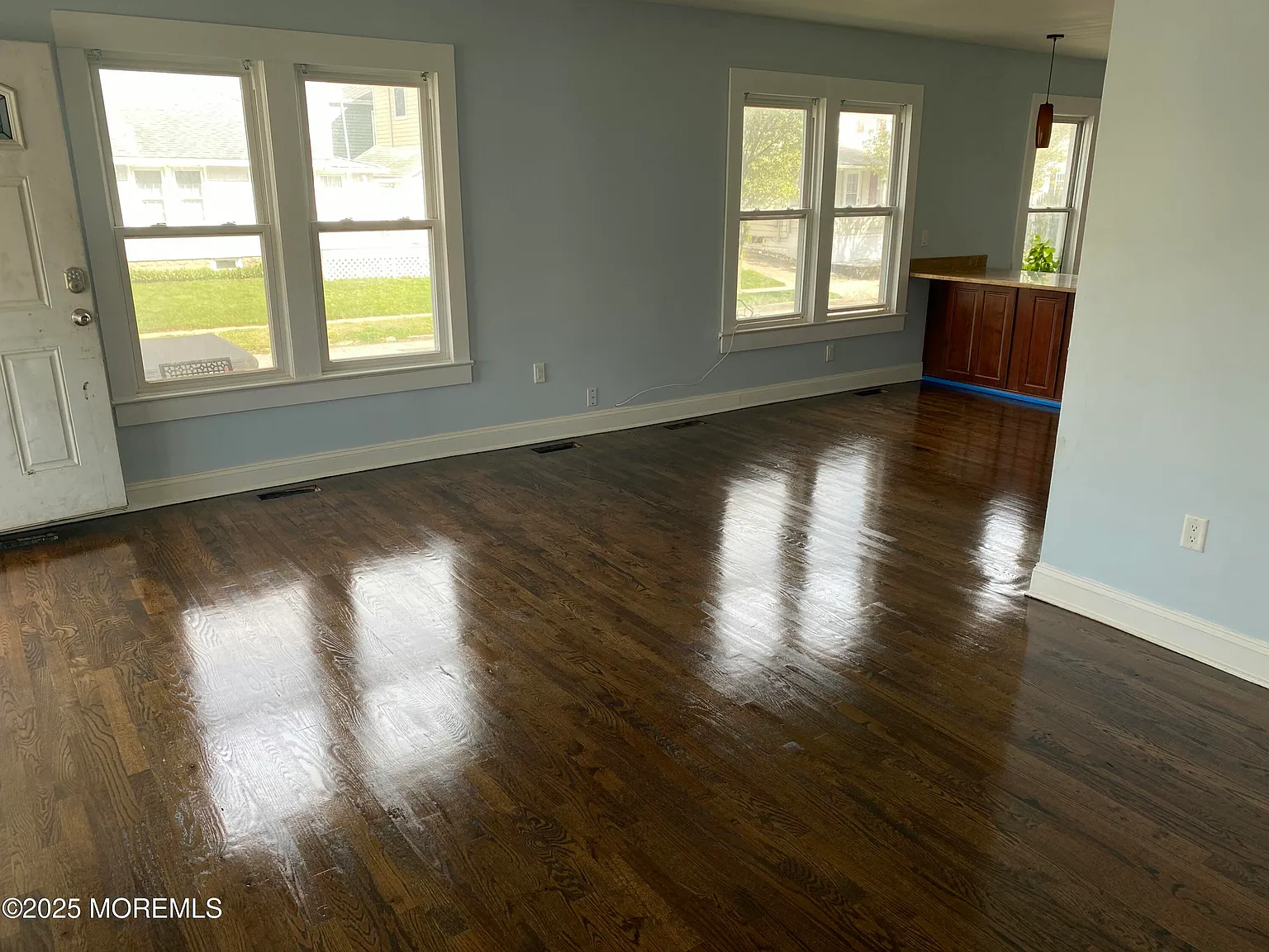5 bed, $2,200 — Photo 2
