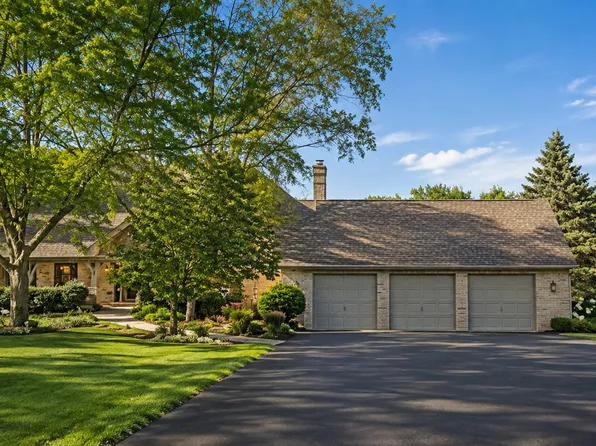 40W920 Bridle Creek Dr, St Charles, IL 60175