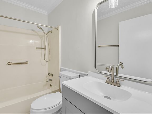 5th image of 1010 N Montgomery St APT 5A