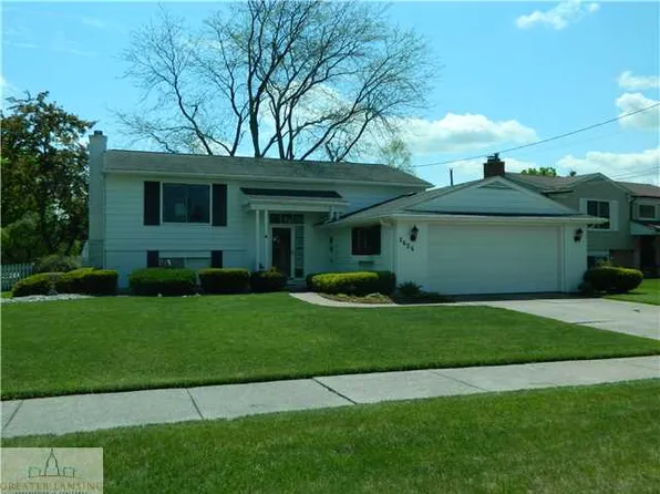 2626 Groesbeck Ave, Lansing, MI 48912