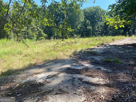 3rd image of 1028 Oak Grove Rd