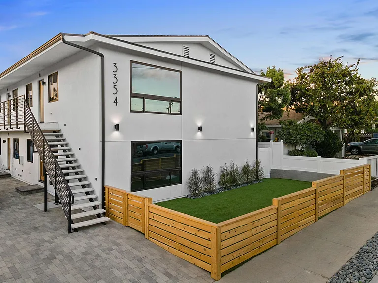 3354 32nd St — Photo 3