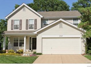 1047 Winter Park Dr, Fenton, MO 63026