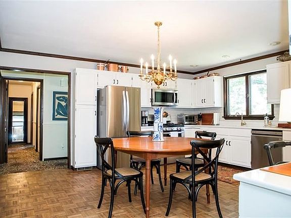 4th image of 818 Cohassett Dr