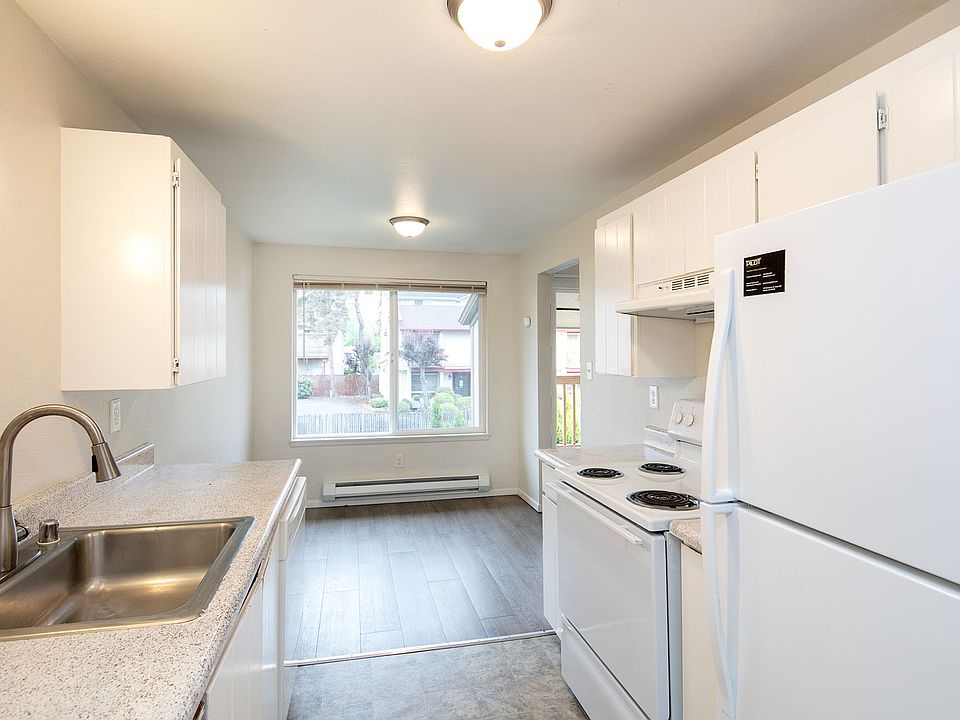 1st image of 322 9th Ave SE APT 8
