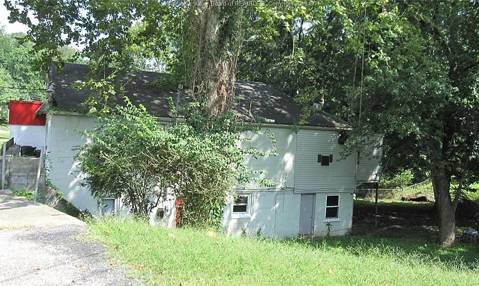2nd image of 415 Central Ave