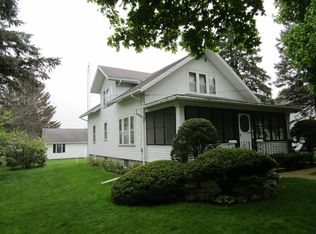 325 S Main St, Leland, IL 60531