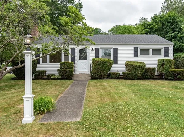 67 Cherry Hill Dr, Seekonk, MA 02771