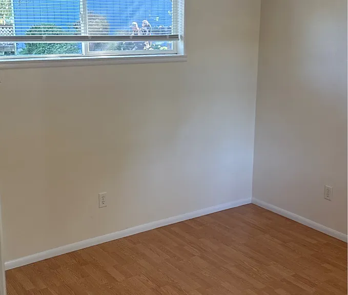 807 SE East Slope Rd #1 — Photo 10
