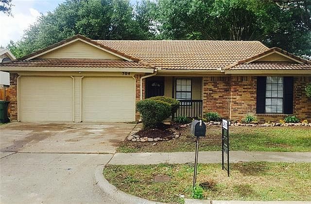 1st image of 304 Juniper Dr