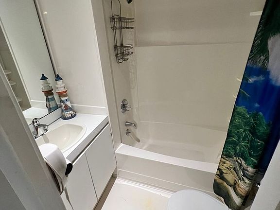 5th image of 2917 Marion Way