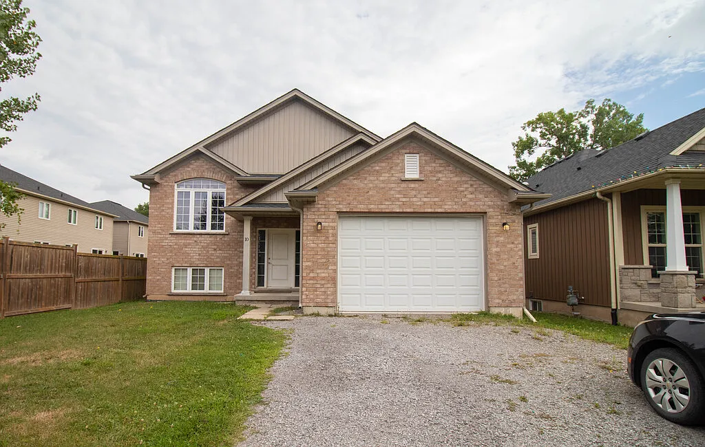 10 Trent Avenue — Photo 1