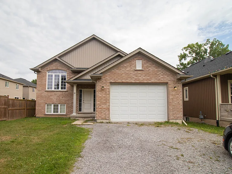 10 Trent Ave — Photo 1