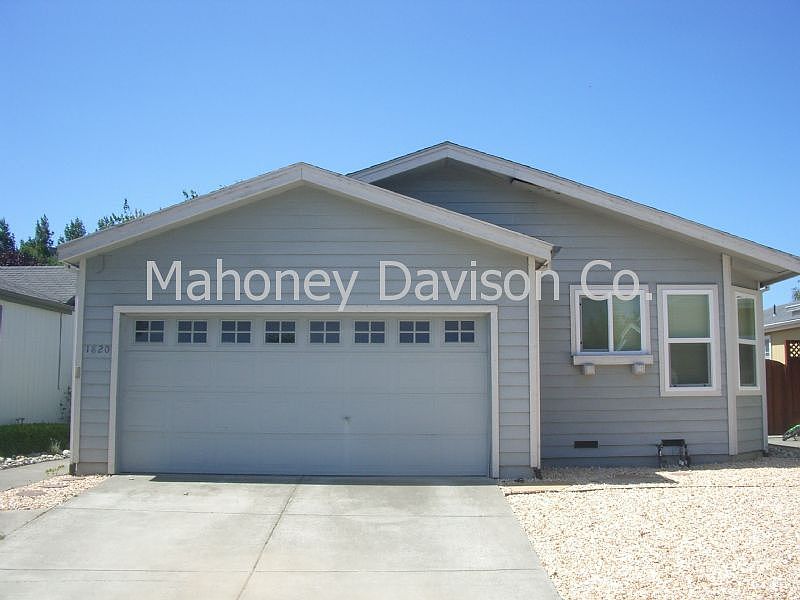 1st image of 1820 Wisteria Cir