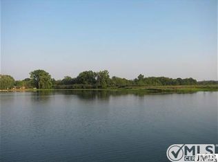 1000 Echo Beach Dr, Jackson, MI 49203