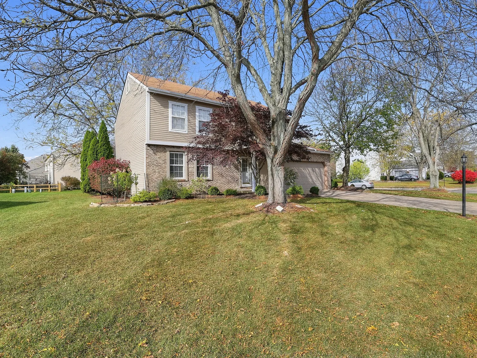 4 bed, 3.5 bath, 2400 sqft, $3,000 — Photo 2