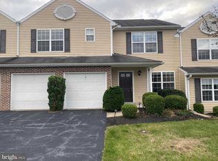 121 Merlin Dr, Hummelstown, PA