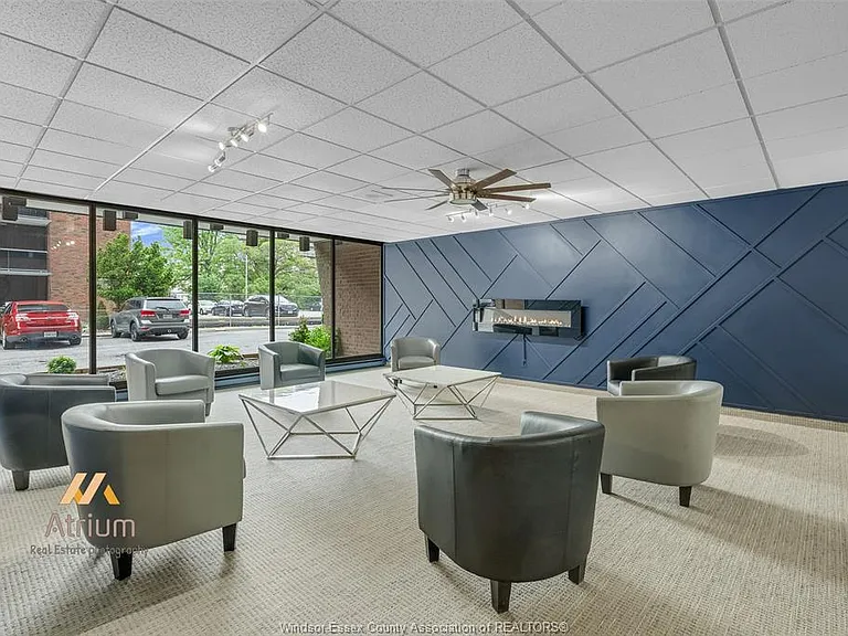 3936 Wyandotte St E #207 — Photo 4