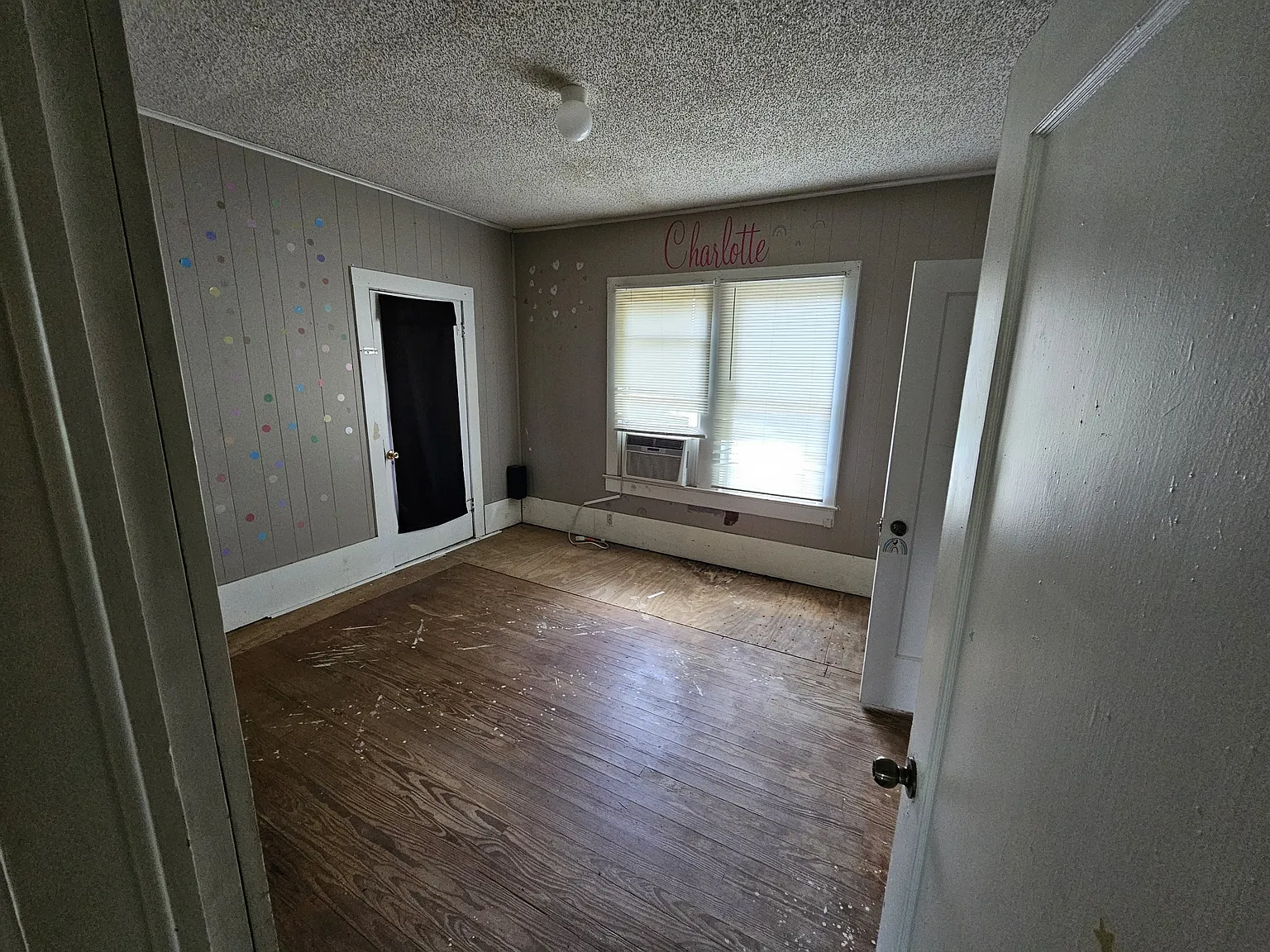 1505 Quevado Street - 1 — Photo 4