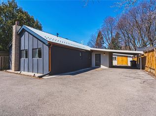 121 Paisley Blvd E, Mississauga, ON