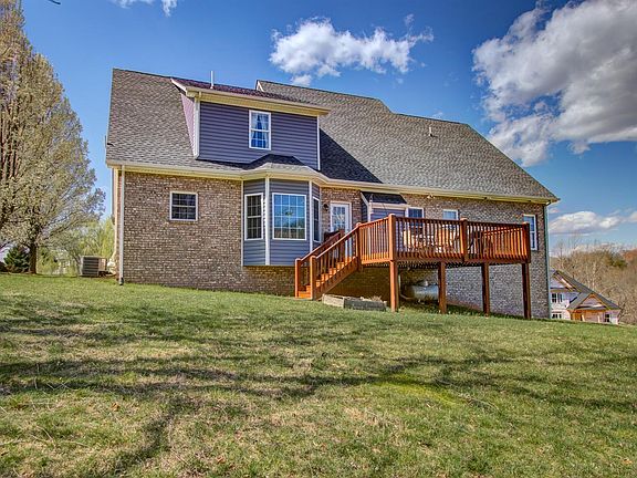 2nd image of 1261 Ivy Creek Dr