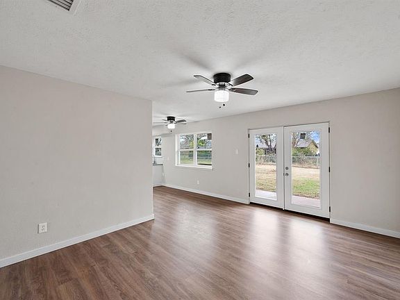 3rd image of 1129 Timberview Ave