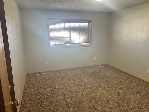 3rd image of 1879 Bridgewater Blvd S