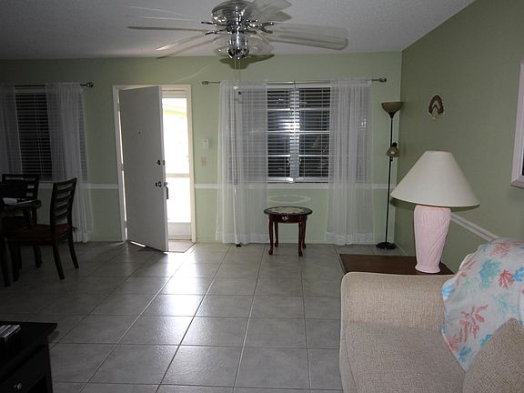 5th image of 16 SE Lake Vista Trl #205