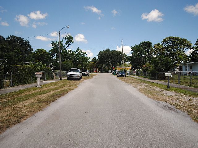 2nd image of 16445 NW 23rd Ct