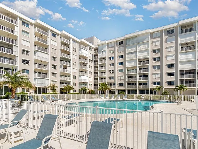 3443 Gulf Shore Blvd N #609 — Photo 16