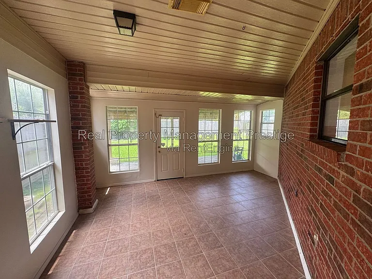 4422 Egret Dr — Photo 13