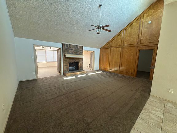3rd image of 6029 Hillglen Dr