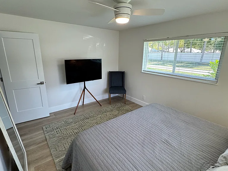 9337 Silverthorne Dr — Photo 16