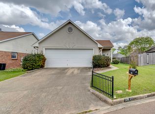 130 Meade Ln, Pearl, MS 39208