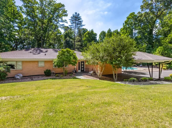 7 Country Club Dr, Danville, VA 24541