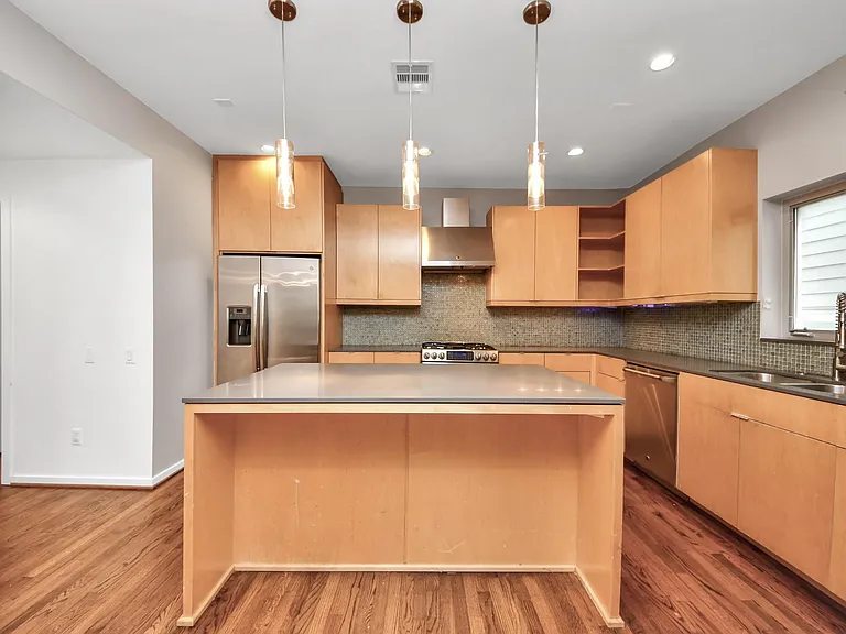 1823 Southmore Blvd — Photo 19